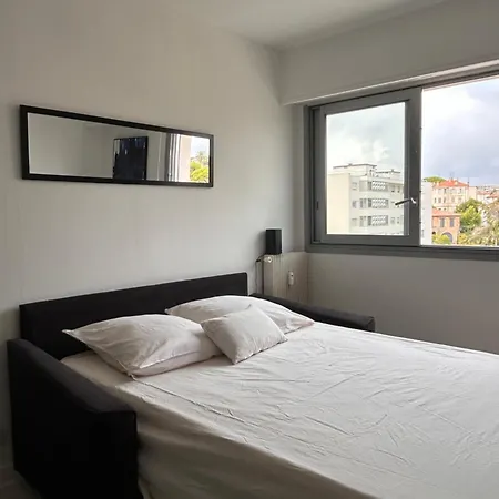 Chris Joli A Apartment Cannes